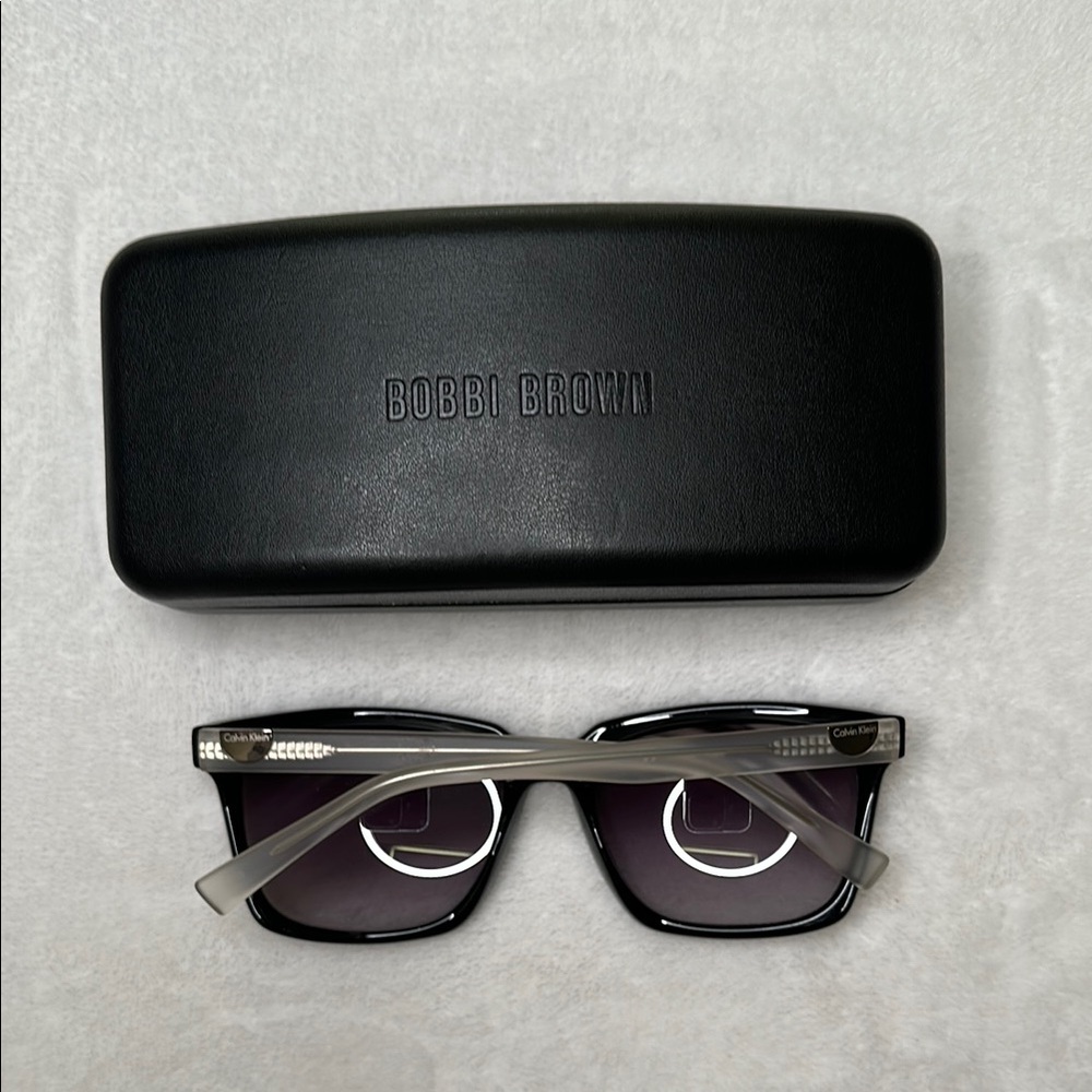 Calvin Klein R710S001 - Picture 9 of 11